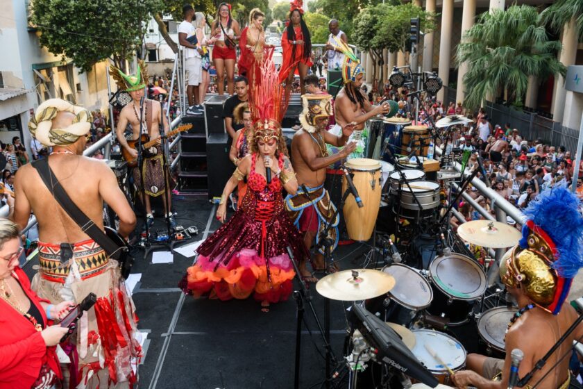 Pequena África Vibra com a 3ª Edição do Bloco Tecnomacumba: Sincretismo e Axé no Carnaval Carioca
